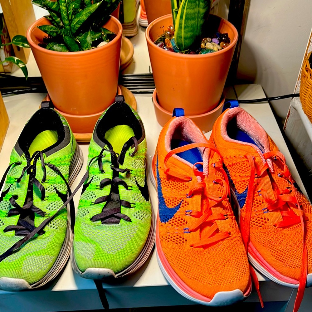 Nike women's flyknit lunarlon running shoes